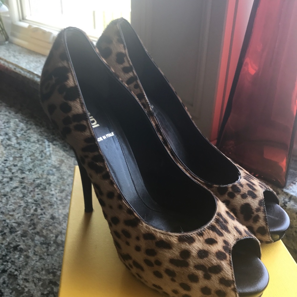 FENDI Authentic heels ( fine fur)